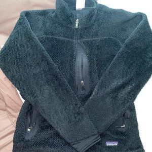 Patagonia zip up r2